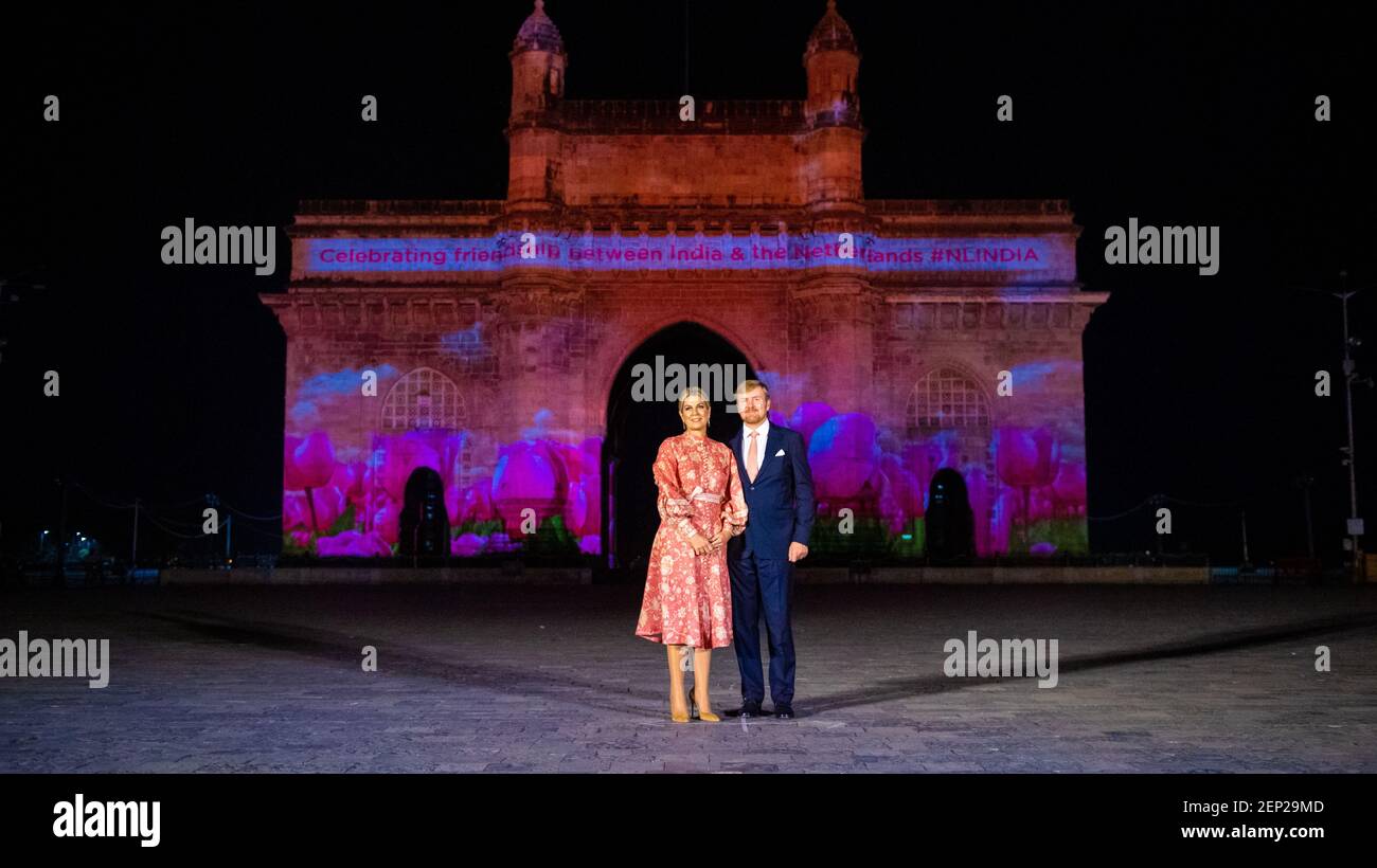 King Willem-Alexander and Queen Maxima of the Netherlands meet Dutch ...