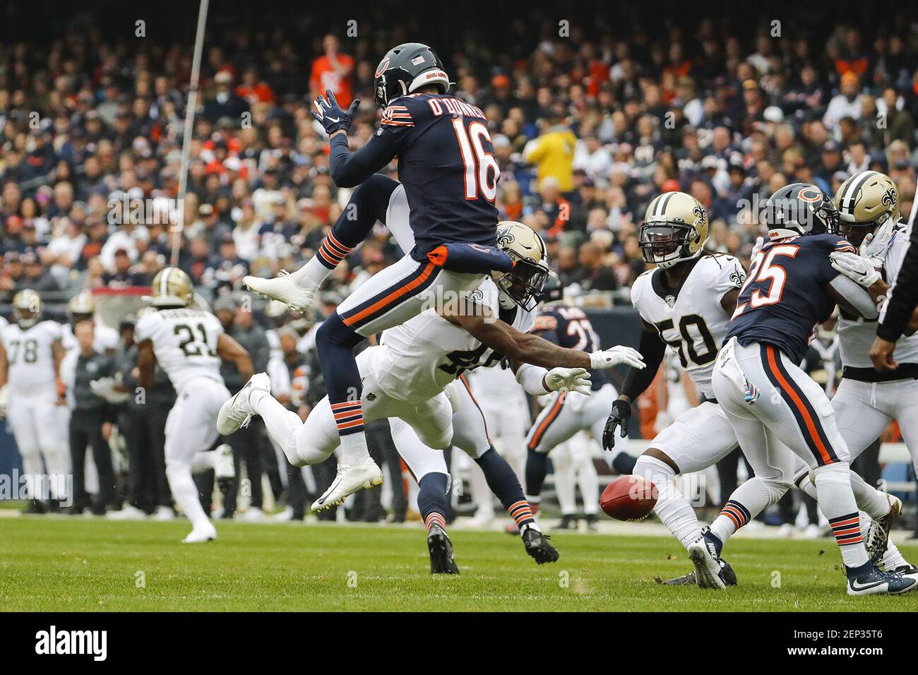 Chicago Bears punter Pat O'Donnell punts against the Tennessee Titans  during an NFL football game Sunday, Aug. 29, 2021, in Nashville, Tenn. (AP  Photo/John Amis Stock Photo - Alamy