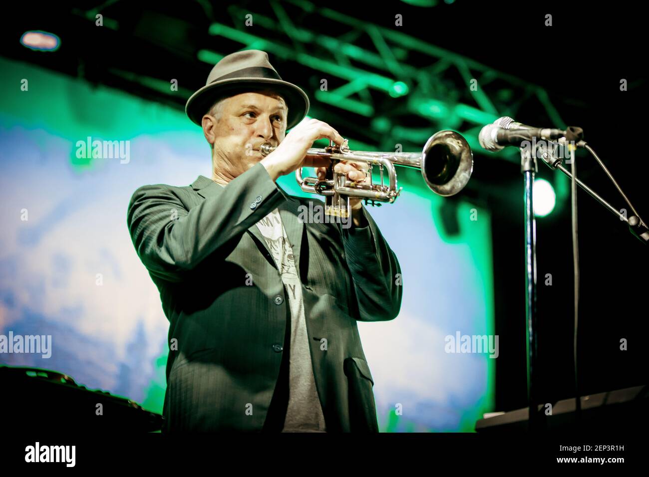 Cake is an American alternative rock band from Sacramento, California ...