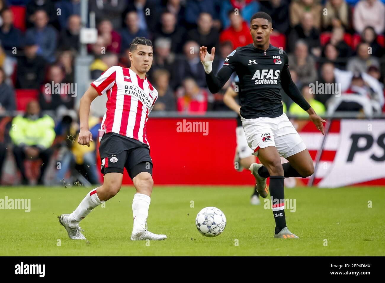 Eindhoven Psv Az 27 10 19 Football Dutch Eredivisie Season 19 Philips Stadium Psv Player Eric Gutierrez L Az Player Myron Boadu R Photo By Pro Shots Sipa Usa Stock Photo Alamy