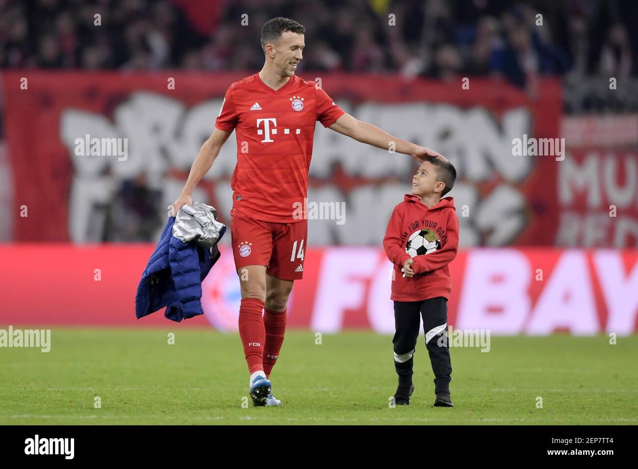 Ivan Perisic of Bayern Munich with his son during the match Bayern de ...