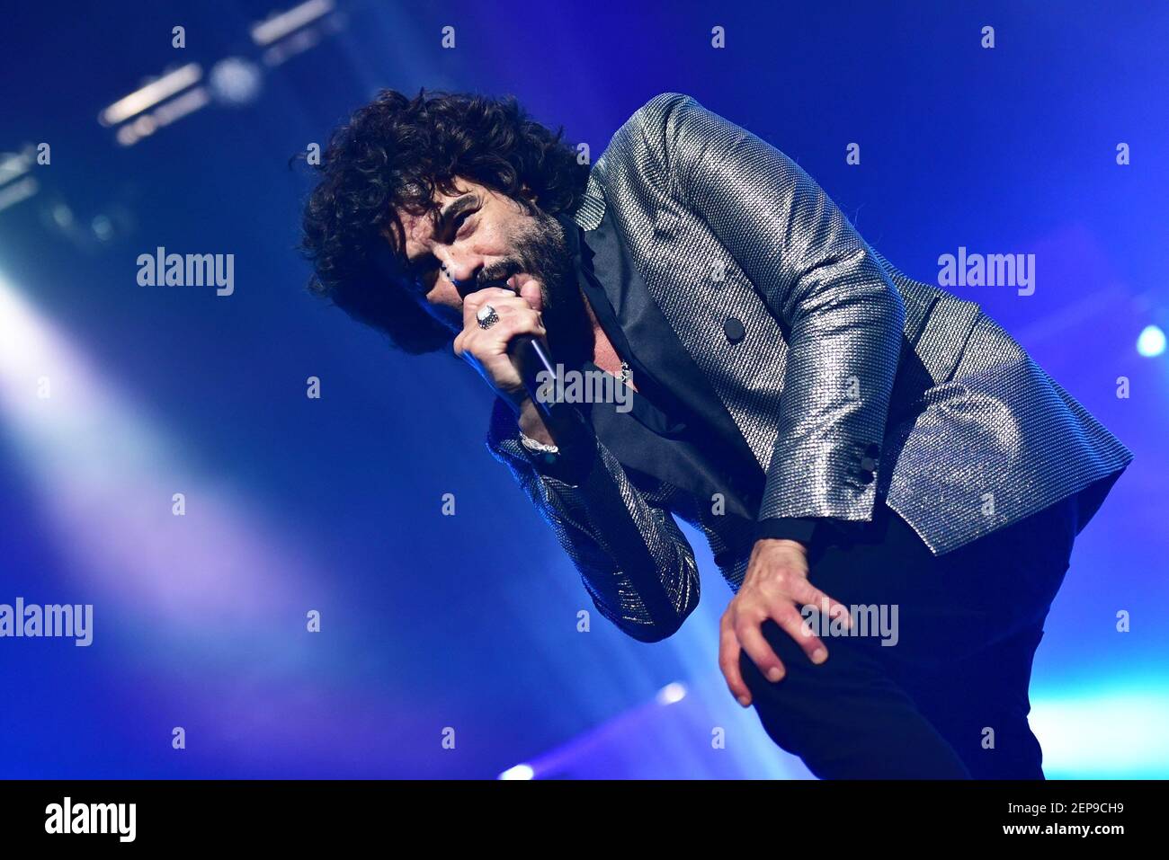 The Italian singer Francesco Renga performing live at Teatro Augusteo in  Napoli with his "L'altra metà" tour 2019 (Photo by Paola Visone/Pacific  Press/Sipa USA Stock Photo - Alamy