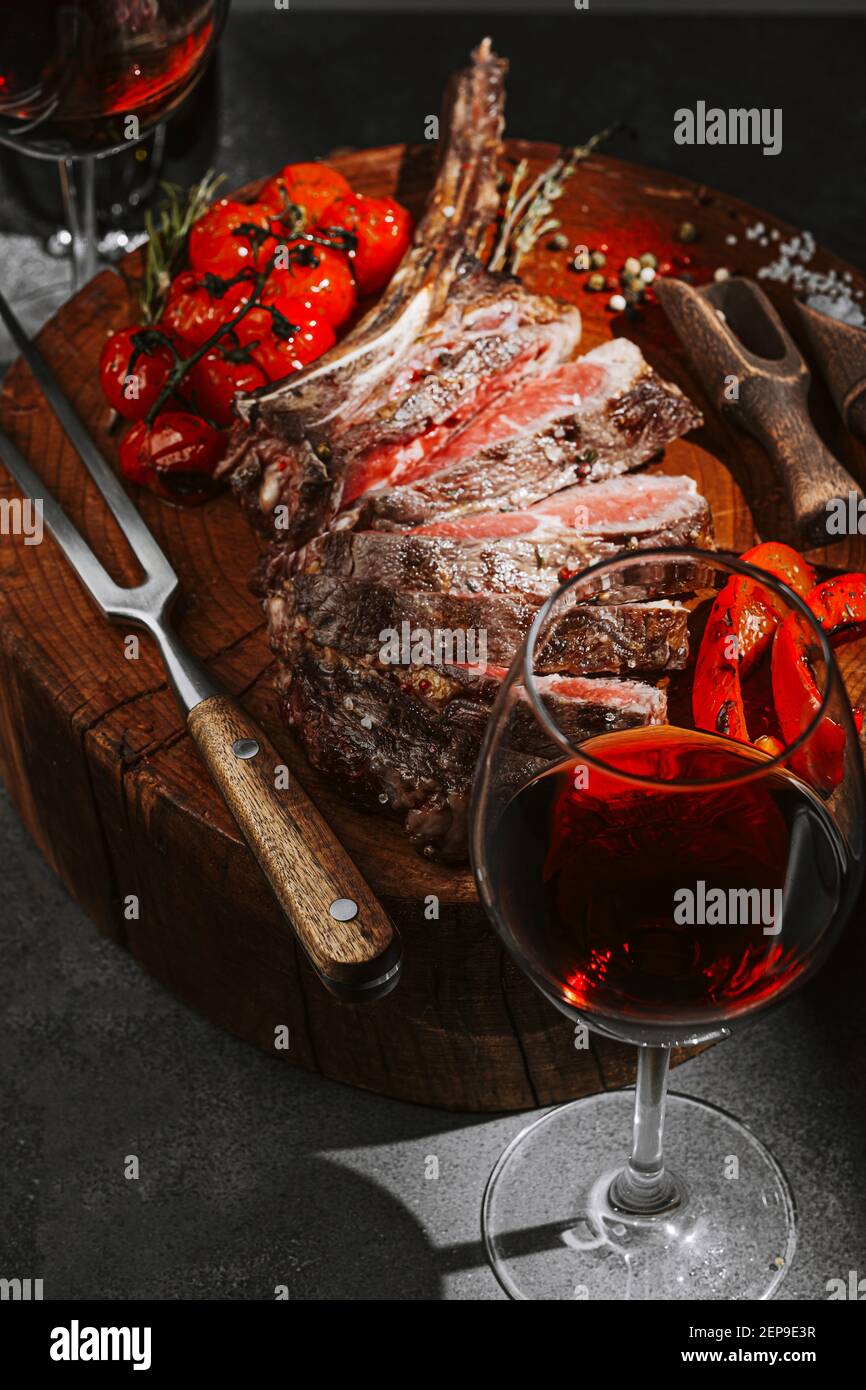 dinner for two with steaks and red wine Stock Photo - Alamy