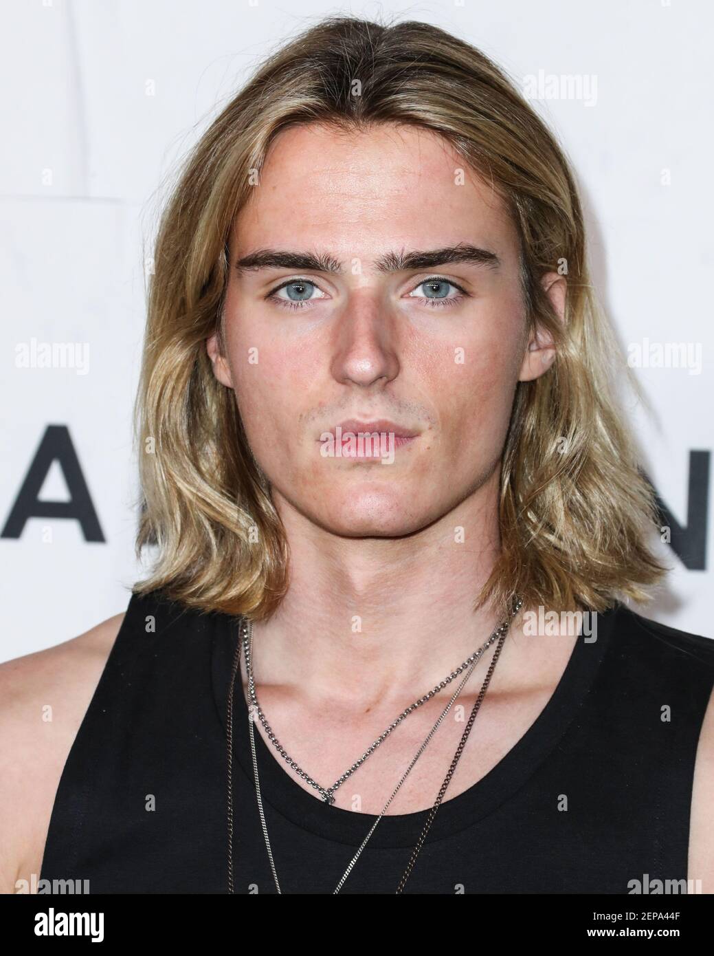 HOLLYWOOD, LOS ANGELES, CALIFORNIA, USA - NOVEMBER 21: Actor Luke