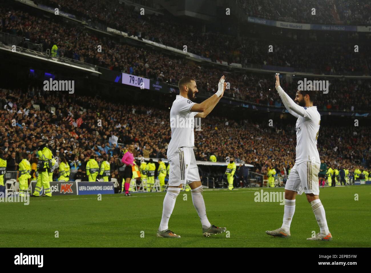 Real Madrid CF's Karim Benzema and Real Madrid CF's Isco Alarcon ...