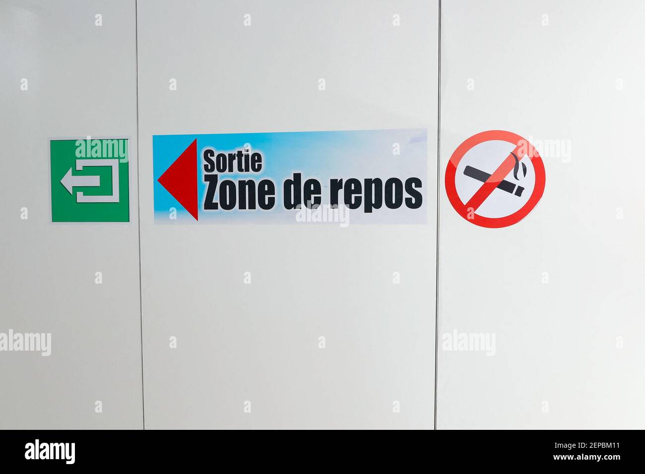 Photo illustration of the mandatory 15-minute rest room, assisted by a doctor. As in Ronquières, a so-called major vaccination centre in Wallonia has opened at the airport in Bierset (Grâce-Hollogne), in the province of Liège. Independent health care workers were invited to attend on Thursday, February 25, 2021, for the launch of the immunization phase for care and assistance professionals. Photo by Philippe Bourguet/BePress/ABACAPRESS.COM Stock Photo