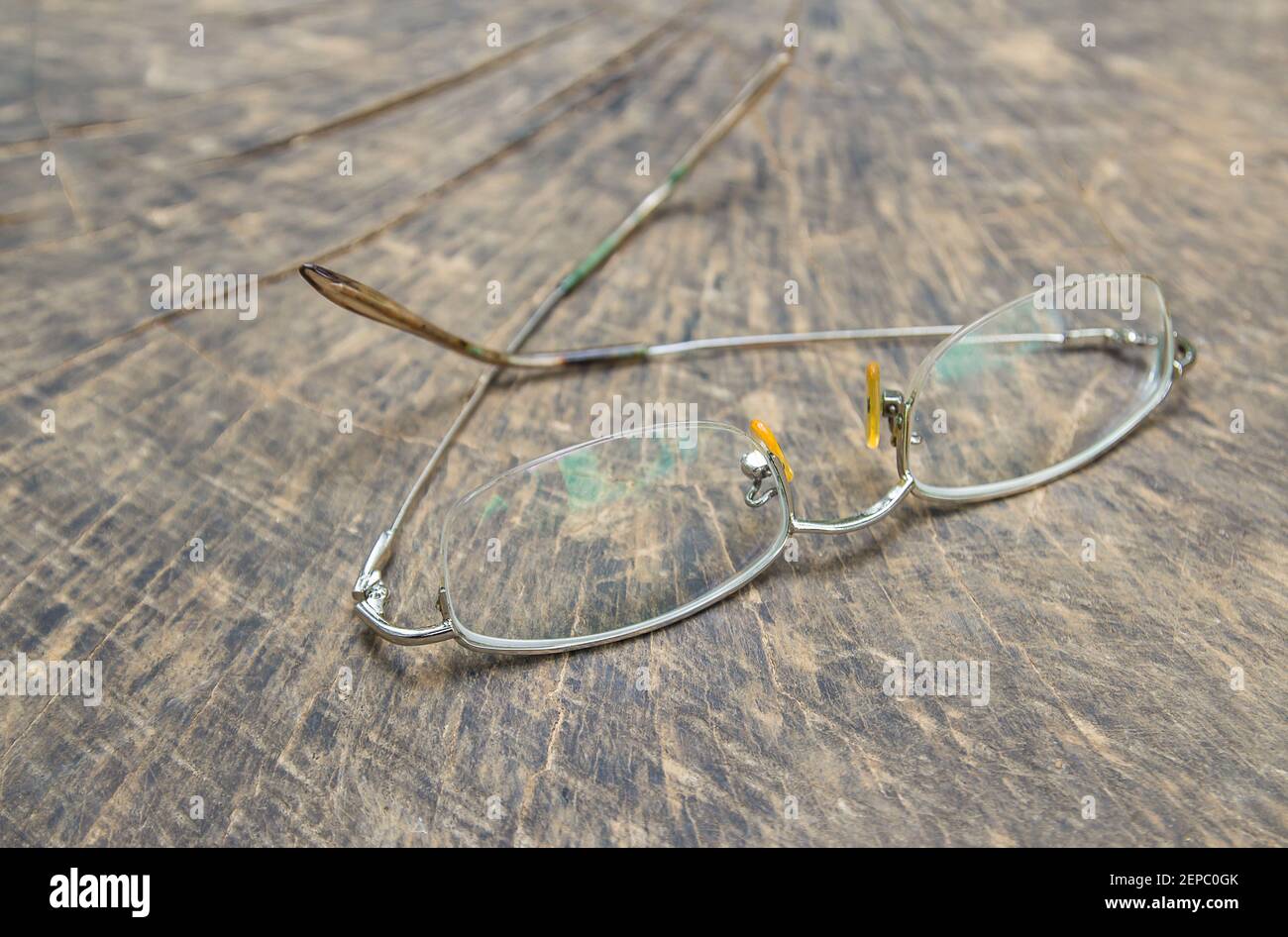 Retro glasses wood hi-res stock photography and images - Alamy