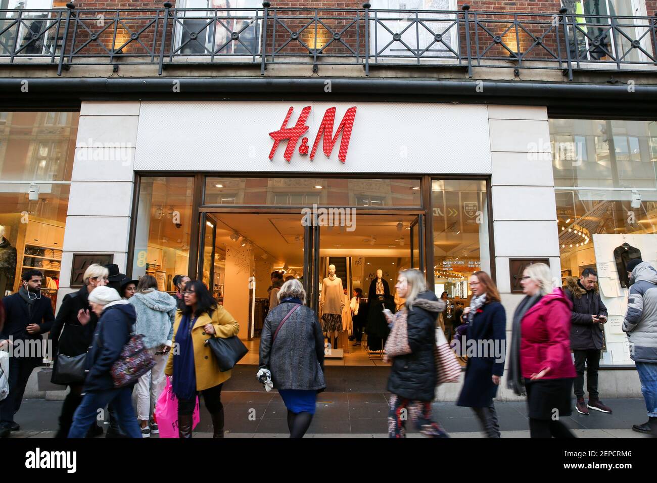 A branch of H&M on Oxford Street. (Photo by Dinendra Haria / SOPA  Images/Sipa USA Stock Photo - Alamy