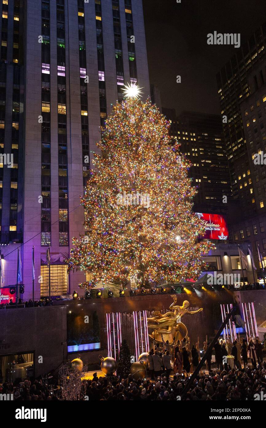 87th Annual Rockefeller Center Christmas Tree Lighting Ceremony Finale ...