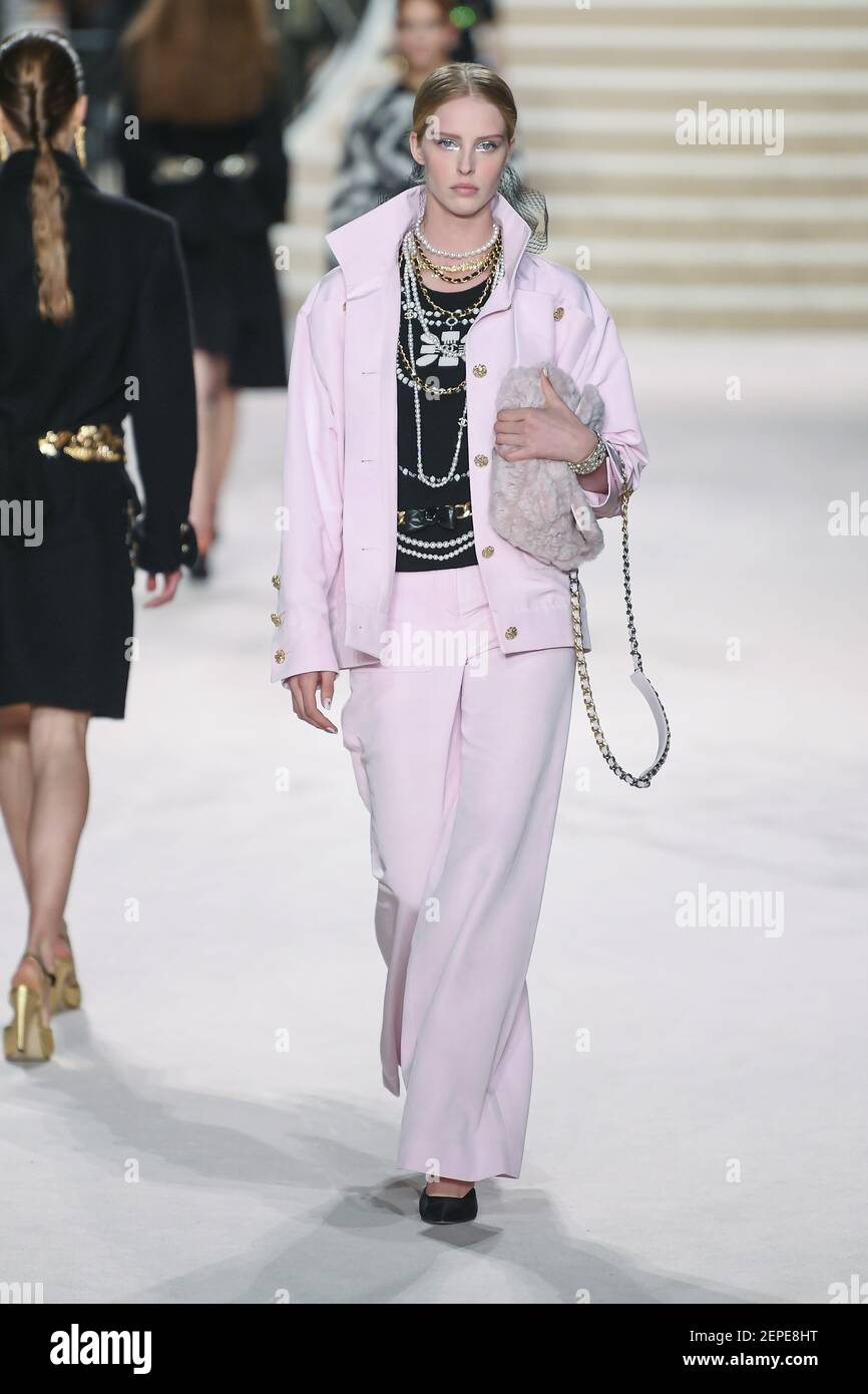 Model walks on the runway during the Chanel Métiers d'Art - Pre