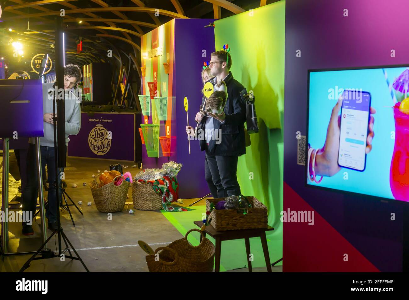 Visitors to the Yahoo Mail and BuzzFeed “Slay the Holidays” pop up in ...