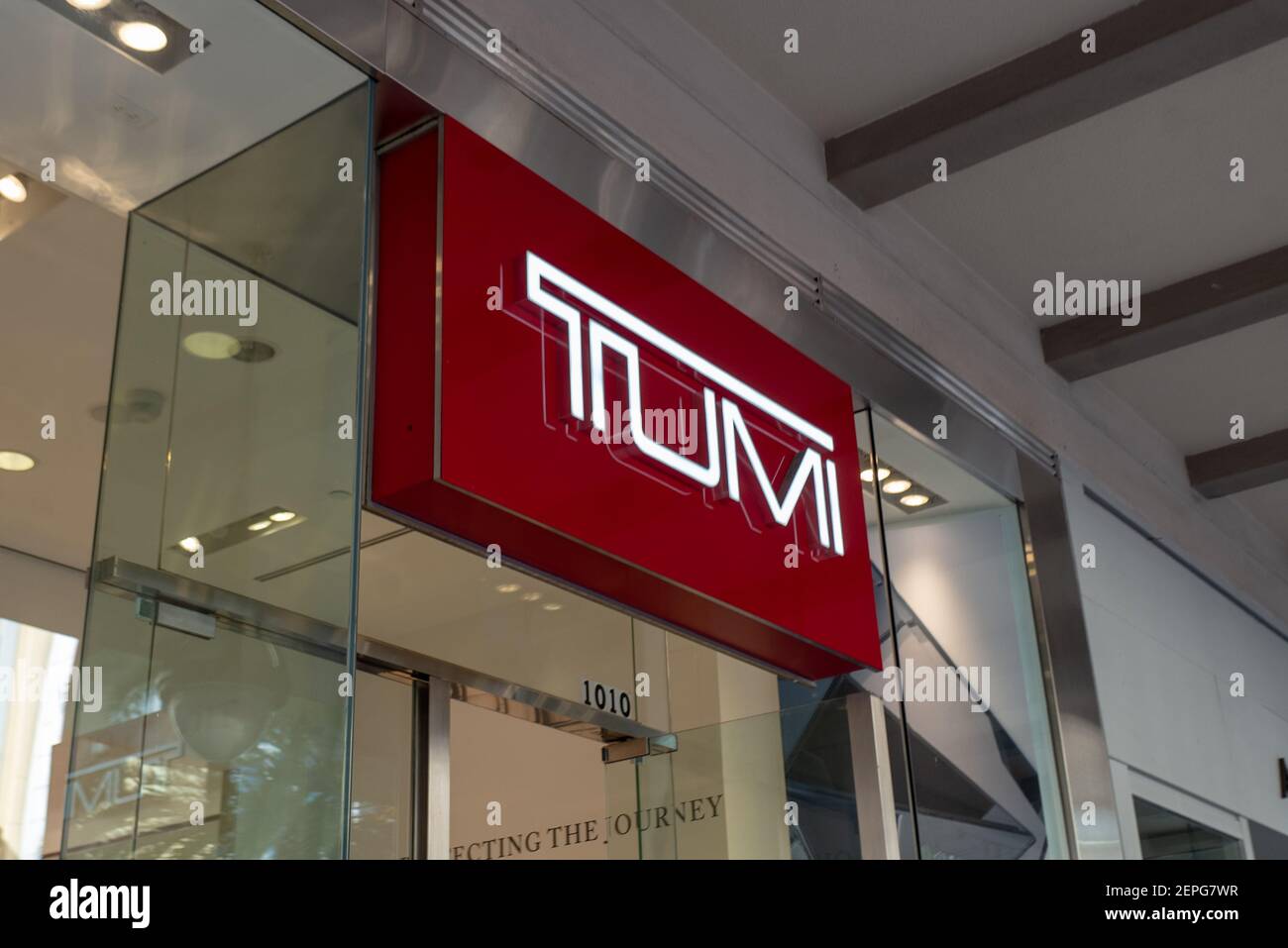 Tumi clearance santana row