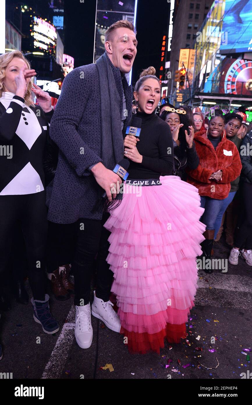 New York City December 31 L R Rob Gronkowski And Co Host Maria Menounos Appear On Fox S New Year S Eve With Steve Harvey Live From Times Square On December 31 2019 In New