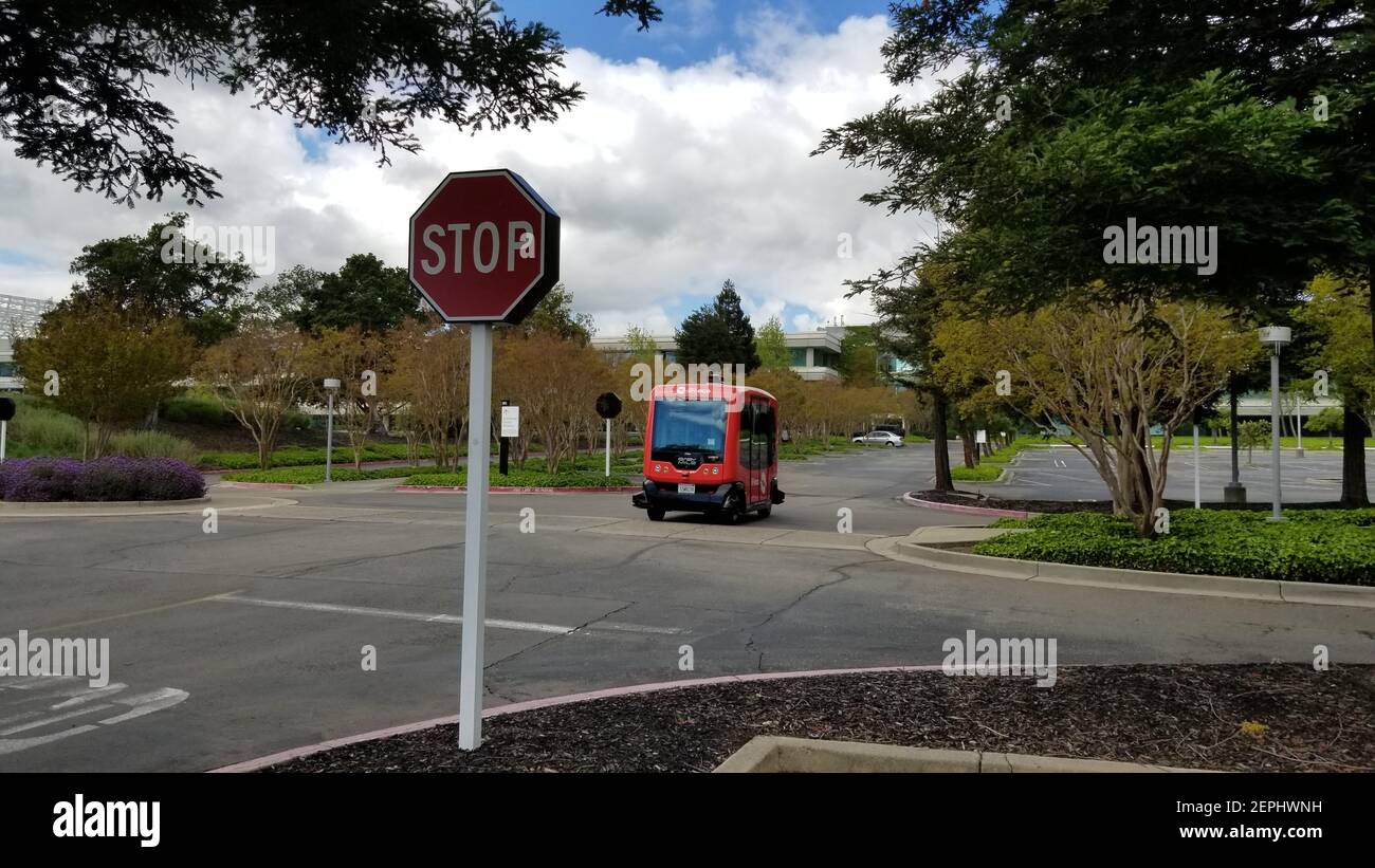 Driverless shuttle from self driving vehicle company Easy Mile driving ...