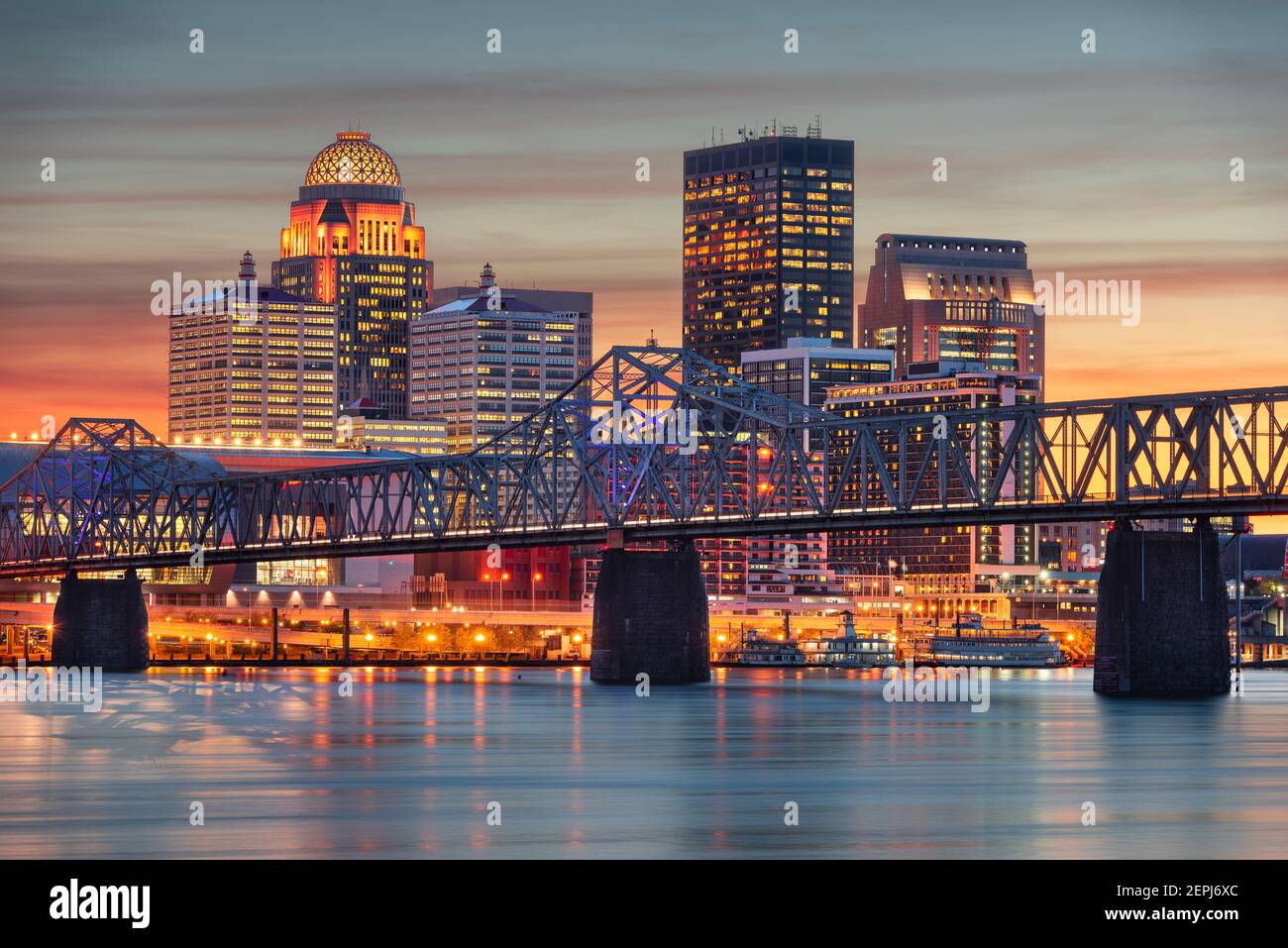 Louisville, Kentucky, USA skyline on the river at dusk Stock Photo Alamy