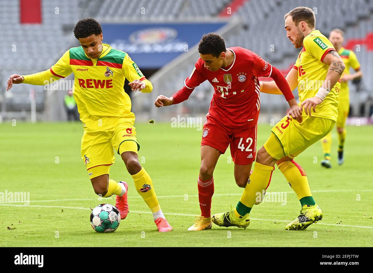 Munich, Deutschland. 27th Feb, 2021. goal to 2-0 by Robert LEWANDOWSKI (FC  Bayern Munich-not in the picture-the ball is wriggling in the net.  Behind-goal camera, behind-goal perspective. Soccer 1. Bundesliga season  2020/2021,