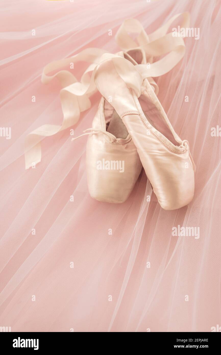 Pointe shoes hires stock photography and images Alamy