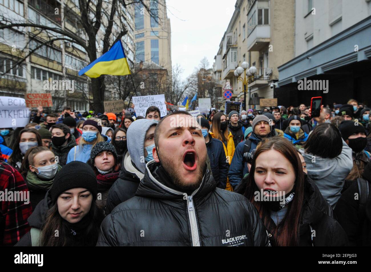 Украинцы верят в победу. Марш неонацистов в Киеве. Марш СС В Украине. Украинцы бунтуют. Украина восстание 2015.