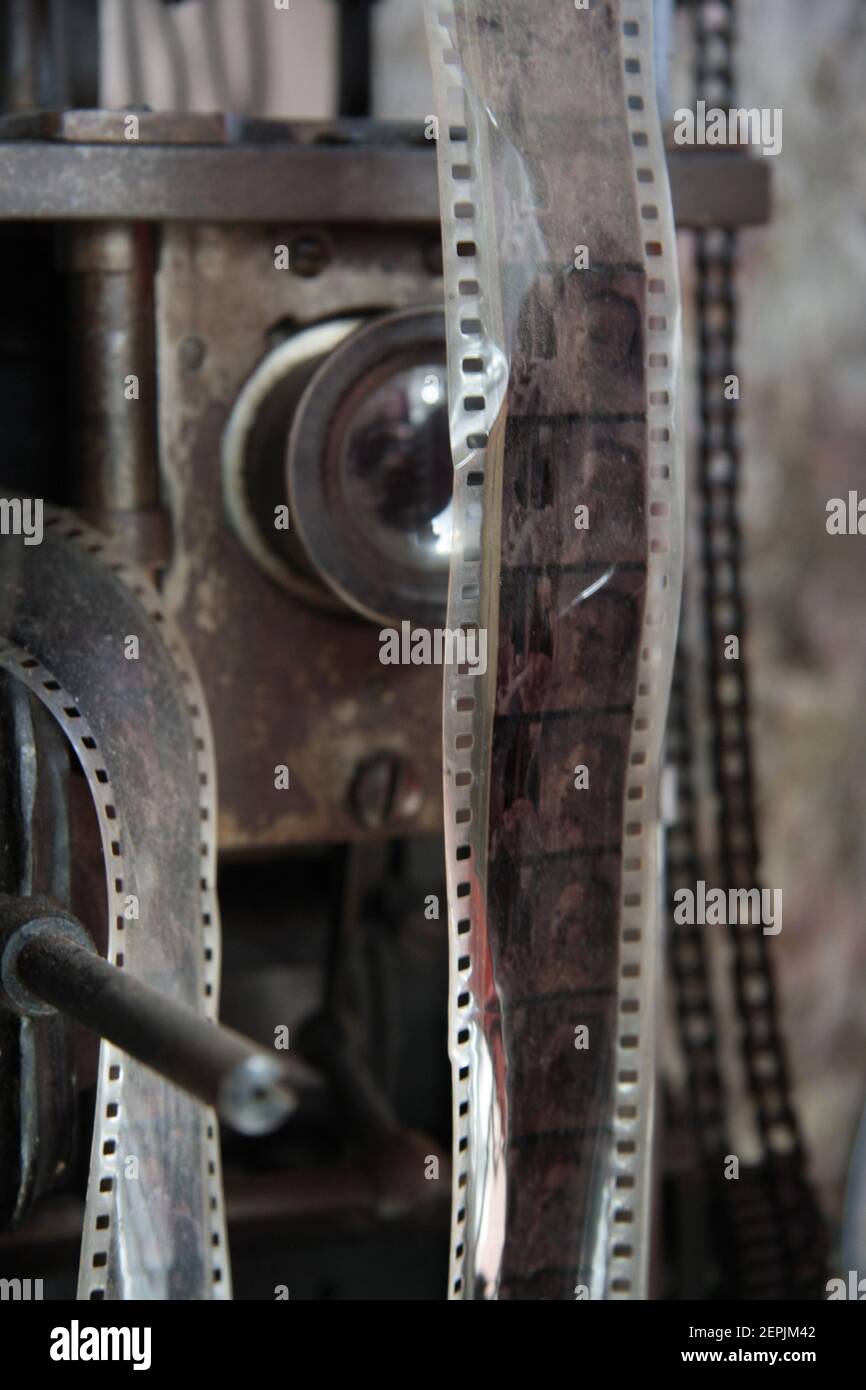 Film movie camera vintage circle hi-res stock photography and images ...