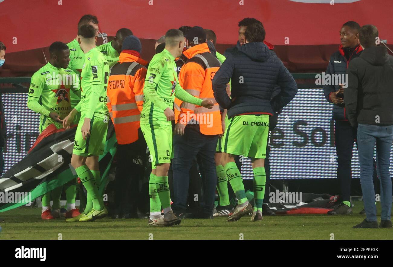 Essevee's players celebrate after winning a soccer match between KV Kortrijk and SV Zulte Waregem, Saturday 27 February 2021 in Kortrijk, on day 28 of Stock Photo