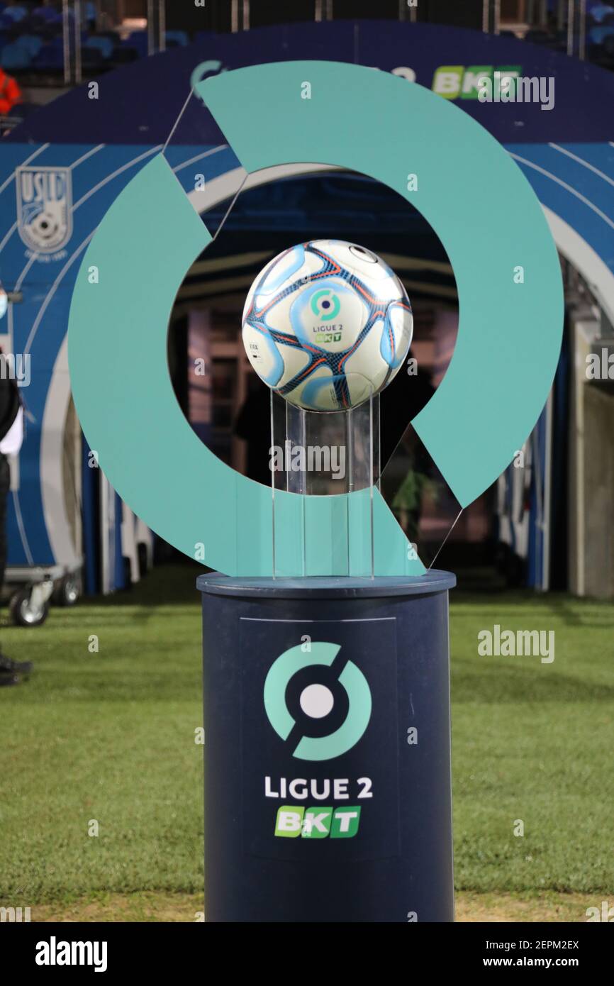 Ballon Ligue 2 BKT during the French championship Ligue 2 football match  between USL Dunkerque and