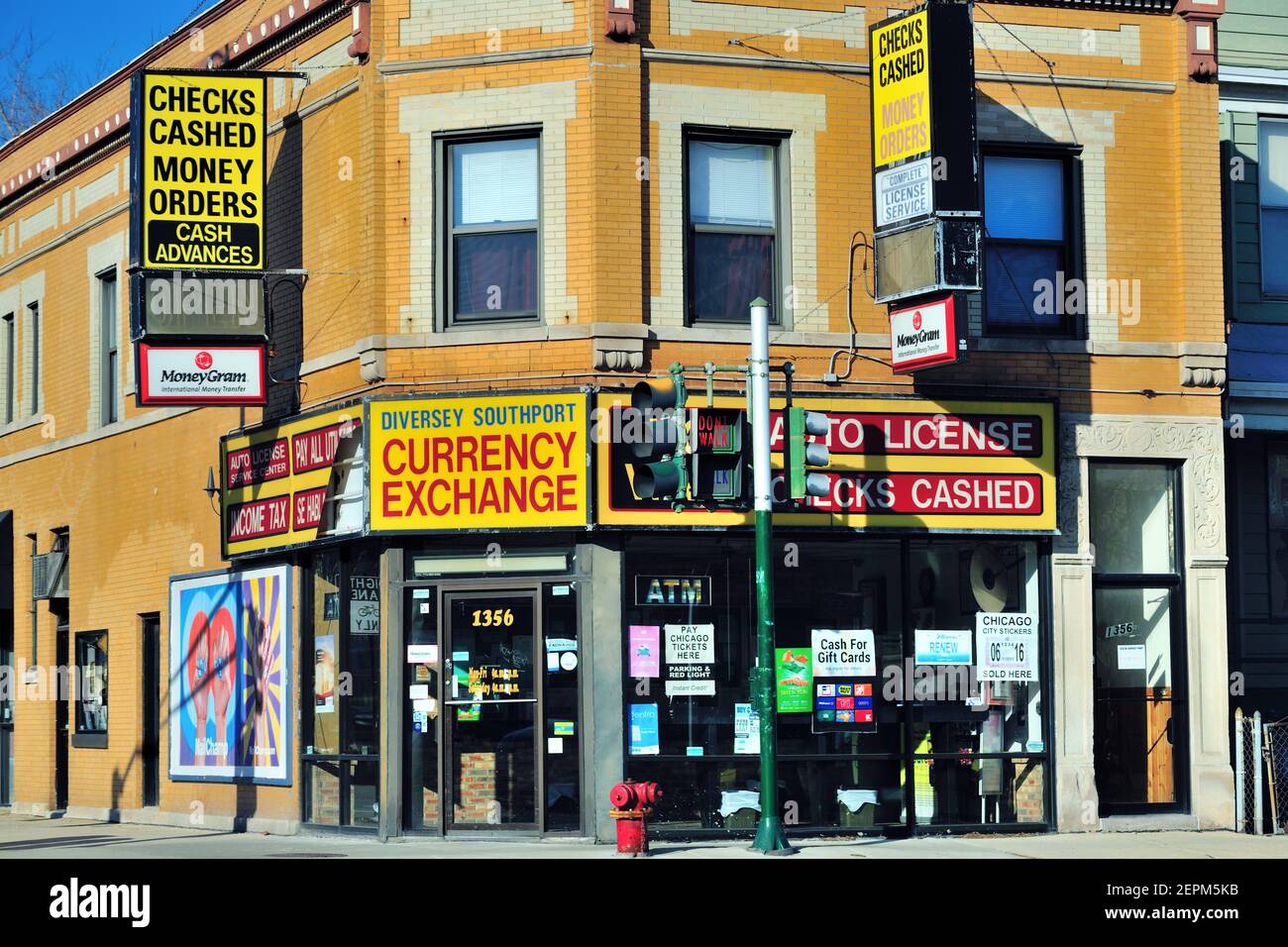 illinois-chicago-currency-exchange-store-hi-res-stock-photography-and