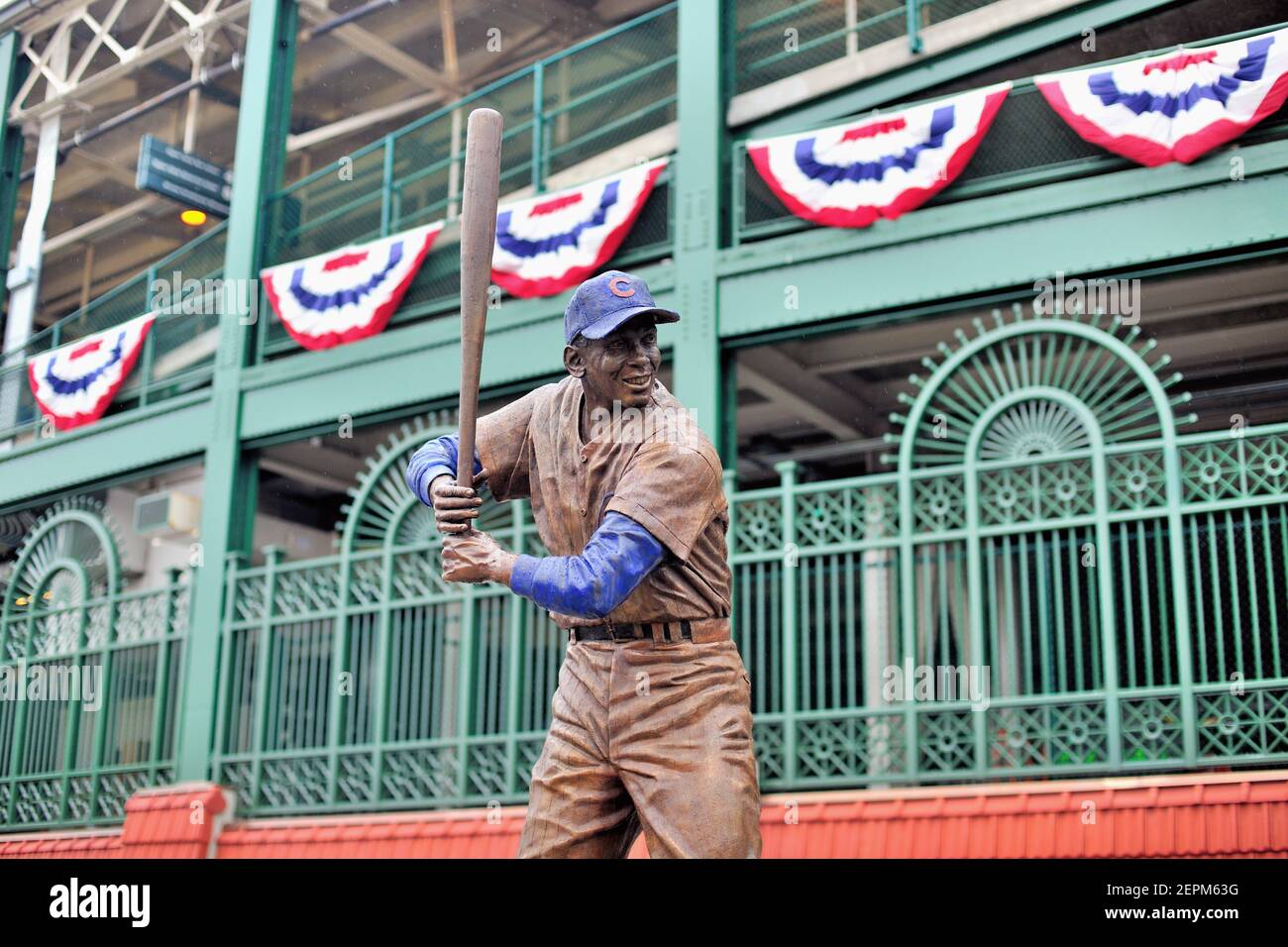 Chicago, Illinois, USA. On the day of Game 7 of the 2016 World Series rain drops lingered on the statue of Hall-of-Fame Cubs' player Ernie Banks. Stock Photo