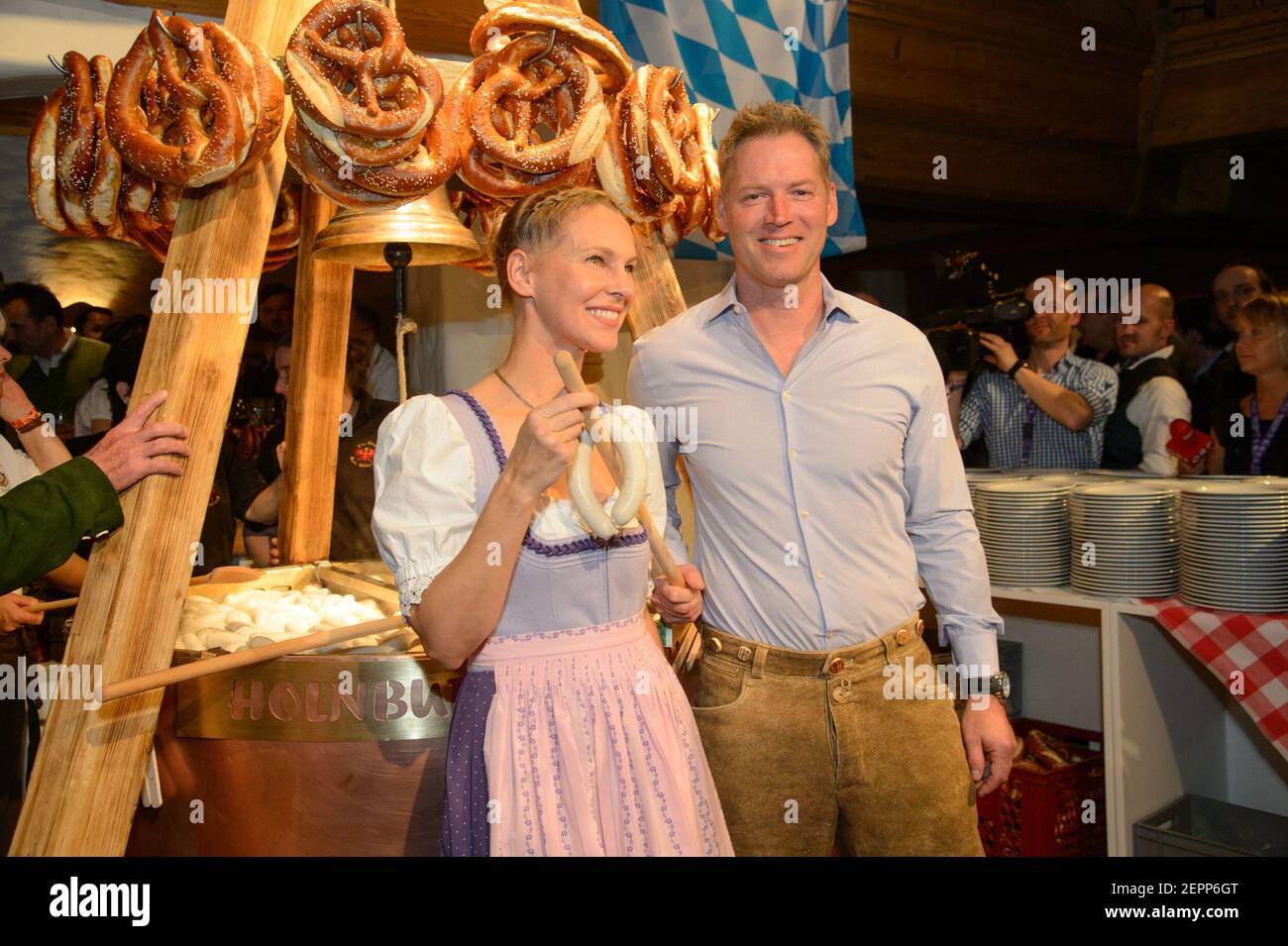 Patrick KnappSchwarzenegger mit Frau Bliss 19.01.2018, Going