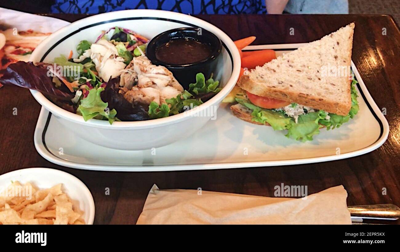 Half tuna sandwich, half Asian wonton salad at Corner Bakery. (Photo by Grace Wong/Chicago