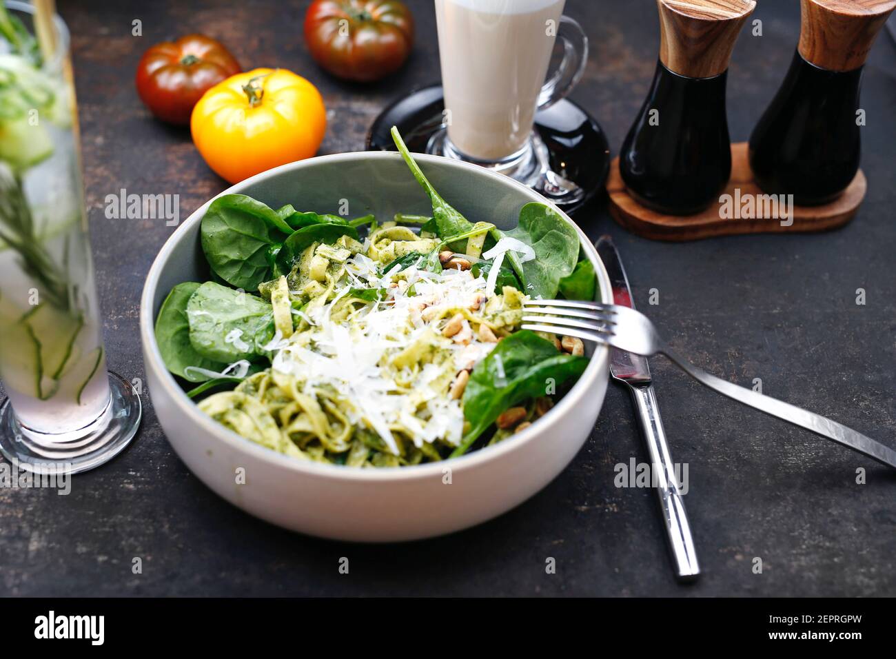 Pesto pasta spinach hires stock photography and images Alamy