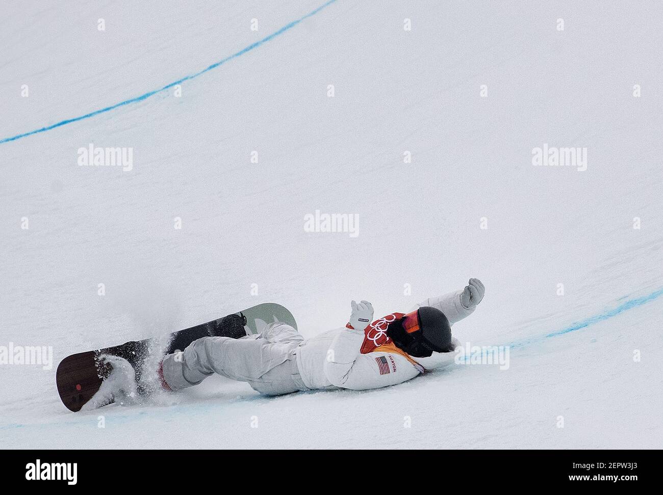 Shaun White fell during his second run in the Men's Half Pipe Snowboard finals at Phoenix Park in South Korea on Wednesday, Feb. 14, 2018, during the Pyeongchang Winter Olympics. (Photo by Carlos Gonzalez/Minneapolis Star Tribune/TNS/Sipa USA) Stock Photo