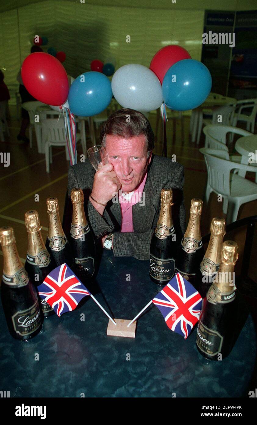 File photo dated 23/9/1993 of Coronation Street star Johnny Briggs who plays Mike Baldwin in the ITV soap looks glum as the announcement is made that Britain will not stage the Olympic Games 2000 in Manchester but will be given venue to Sydney, Australia. The actor who played Mike Baldwin in Coronation Street, died on Sunday aged 85 after a long illness, his family said. Issue date: Sunday February 28, 2021. Stock Photo