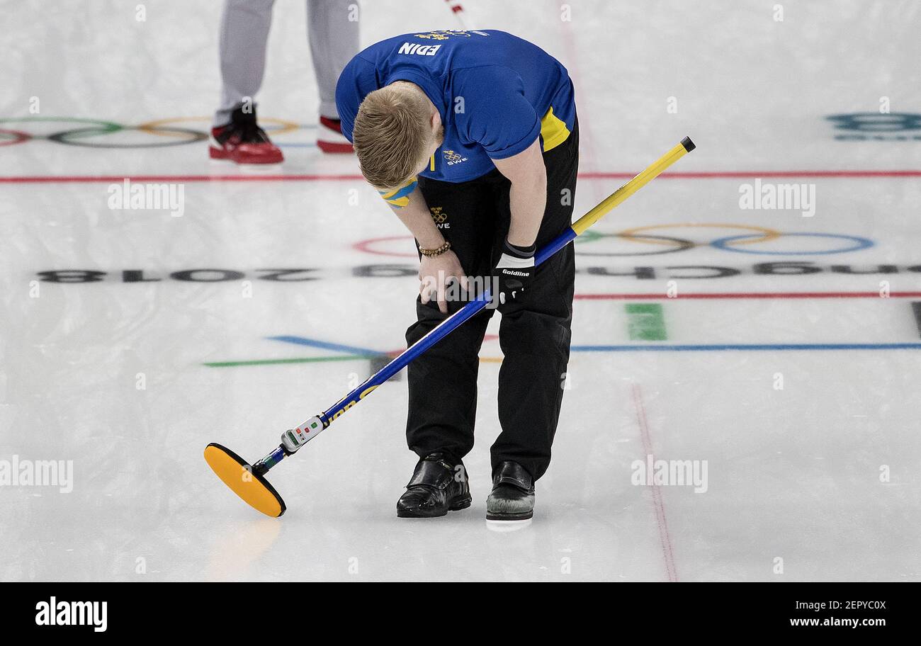 Sweden's Niklas Edin reacts after throwing his last stone of the eighth end against Team USA during the gold-medal match on Saturday, Feb. 24, 2018, at the Pyeongchang Winter Olympics' Gangneung Curling Centre. Team USA won, 10-7. (Photo by Carlos Gonzalez/Minneapolis Star Tribune/TNS/Sipa USA) Stock Photo