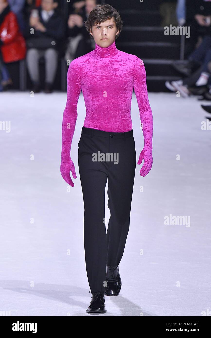 Model walks on the runway during the Balenciaga Fashion Show during Paris  Fashion Week Womenswear Fall Winter 2018-2019 held in Paris, France on  March 4, 2018. (Photo by Jonas Gustavsson/Sipa USA Stock