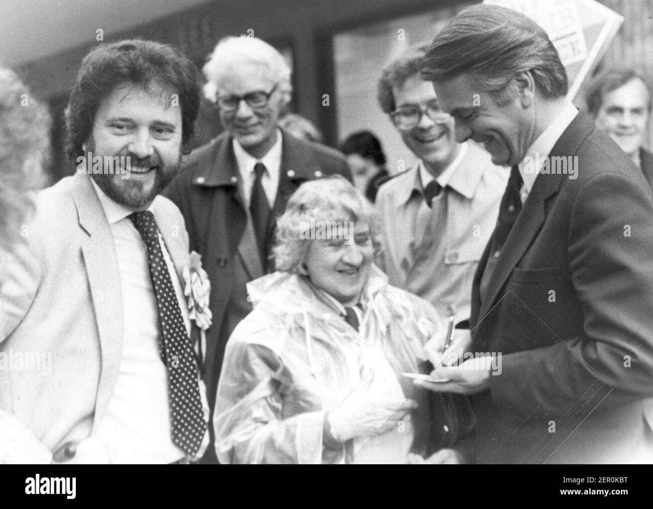 LEADER OF THE SDP DR. DAVID OWEN CAMPAIGNS IN PORTSMOUTH'S PALMERSTON ...