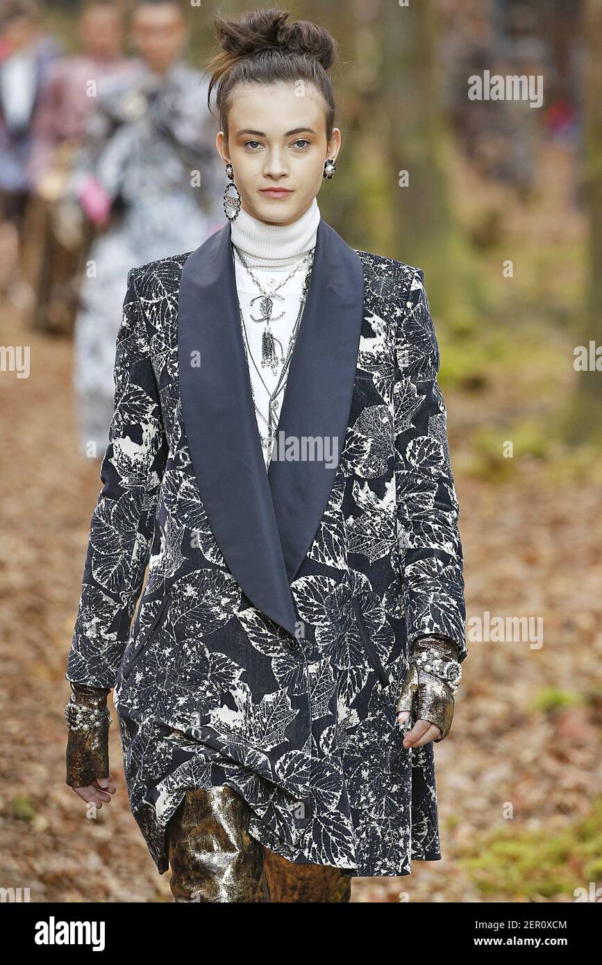 Chanel Fall 2018 Haute Couture Show Was All About Paris