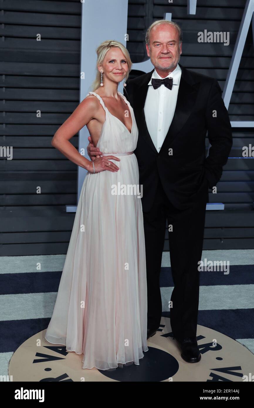 Kate Walsh and Kelsey Grammer walking on the red carpet at the 2018 Vanity  Fair Oscar Party hosted by Radhika Jones held at the Wallis Annenberg  Center for the Performing Arts in