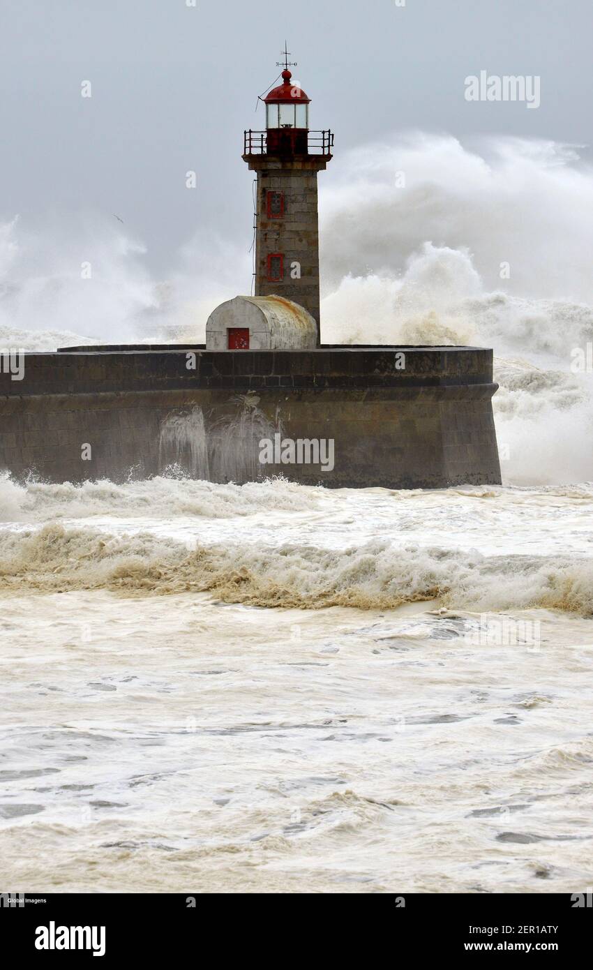 Porto, 03/11/2018 Bad weather at sea due to storm Felix. Violent
