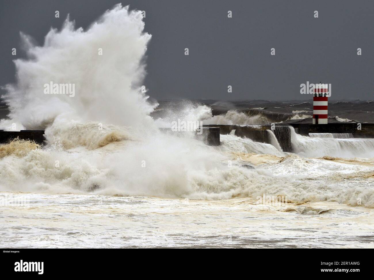 Porto, 03/11/2018 Bad weather at sea due to storm Felix. Violent