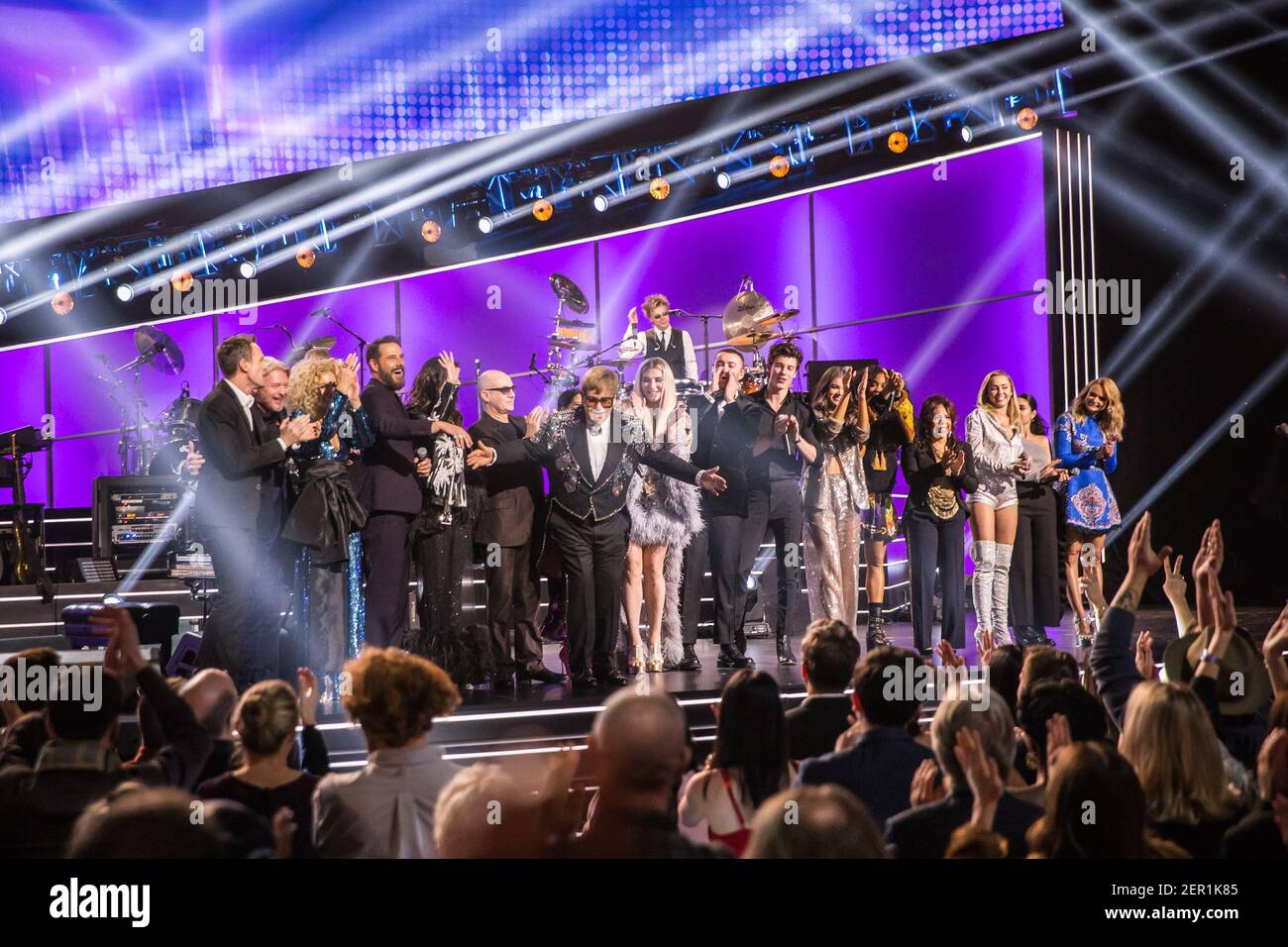 Elton John performs onstage during the finale with Miley Cyrus, Kesha, SZA,  Miranda Lambert, Hailee Steinfeld, Little Big Town, Alessia Cara, Neil  Patrick Harris, Sam Smith and Shawn Mendes during the 60th