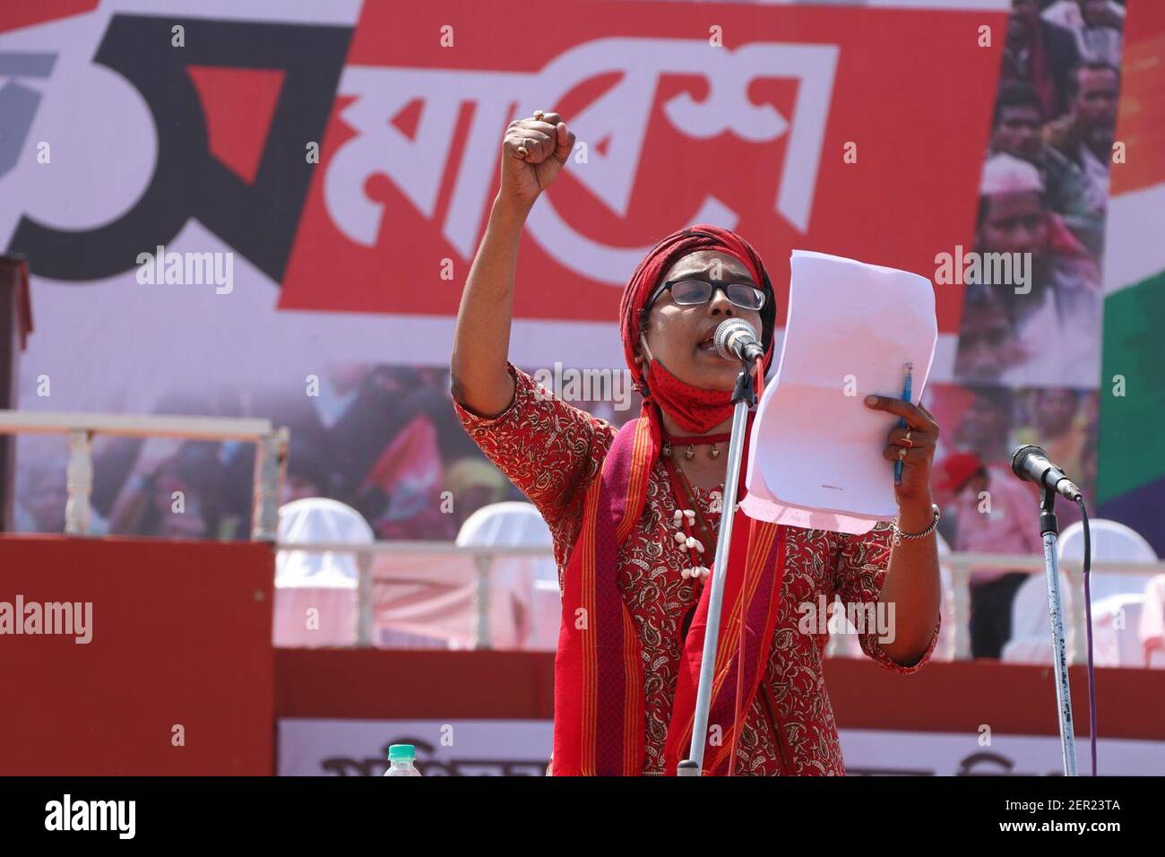 Calcutta, India. 28th Feb, 2021. The stage of the brigade has been set up. Young Generation singing, 'We shall over come.'Leftists on the brigade ground holding the hand of the Congress for the first time, targeting the state assembly vote. Abbas Siddiqui's alliance with the Indian Secular Front (ISF) is still unresolved. But for the time being the ISF has shared the brigade's platform with the Left and the Congress. (Photo by Anubrata Mondal/Pacific Press) Credit: Pacific Press Media Production Corp./Alamy Live News Stock Photo