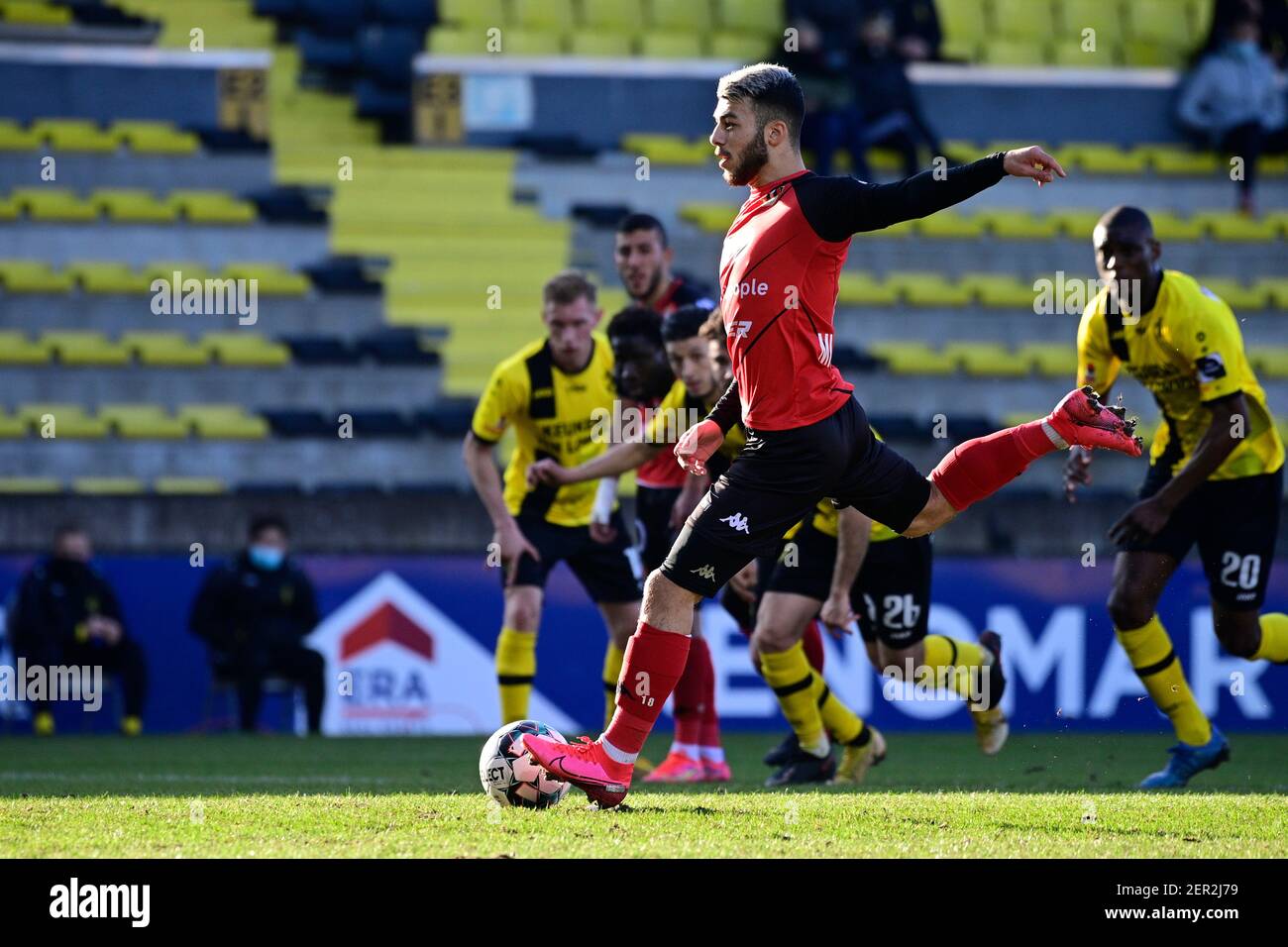 Seraing's Georges Mikautadze scores from penalty during a soccer match between Lierse Kempenzonen and RFC Seraing, Sunday 28 February 2021 in Lier, on Stock Photo