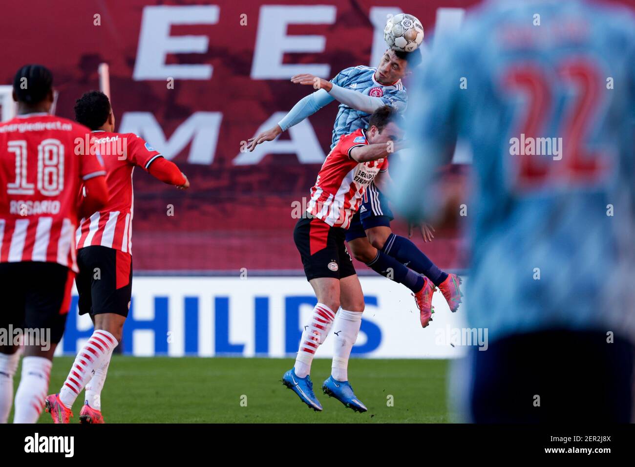 EINDHOVEN, NETHERLANDS - FEBRUARY 28: Mario Gotze of PSV and Lisandro Martinez of Ajax during the Dutch Eredivisie match between PSV and Ajax at Phili Stock Photo
