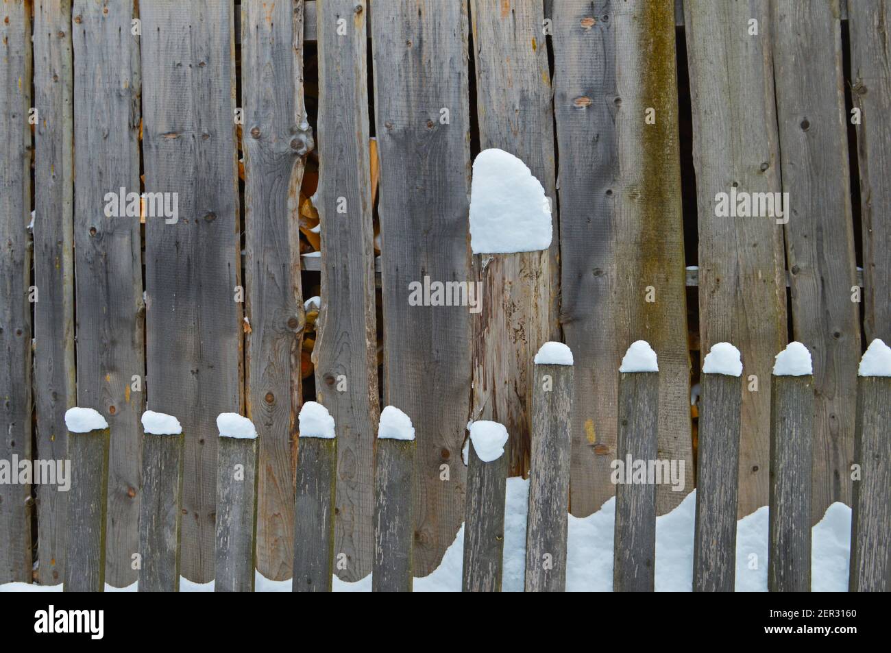 Fence wooden straight hi-res stock photography and images - Alamy
