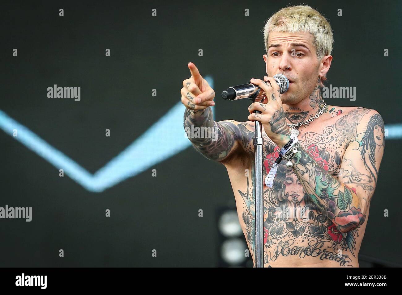 Espectáculo de la banda The Neighborhood durante el tercer día del festival  Lollapalooza Brasil 2018 celebrado en el Autodromo de Interlagos en Sao  Paulo (SP). En la foto el vocalista Jesse Rutherford. (