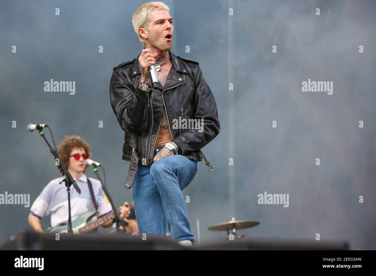 Espectáculo de la banda The Neighborhood durante el tercer día del festival  Lollapalooza Brasil 2018 celebrado en el Autodromo de Interlagos en Sao  Paulo (SP). En la foto el vocalista Jesse Rutherford. (