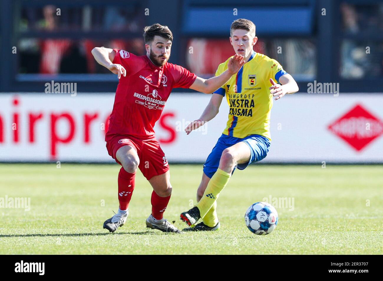 ALMERE, NETHERLANDS - FEBRUARY 28: Jorrit Smeets of Almere City FC and Mees  Hoedemakers of SC Cambuur during the Dutch Keukenkampioendivisie match bet  Stock Photo - Alamy