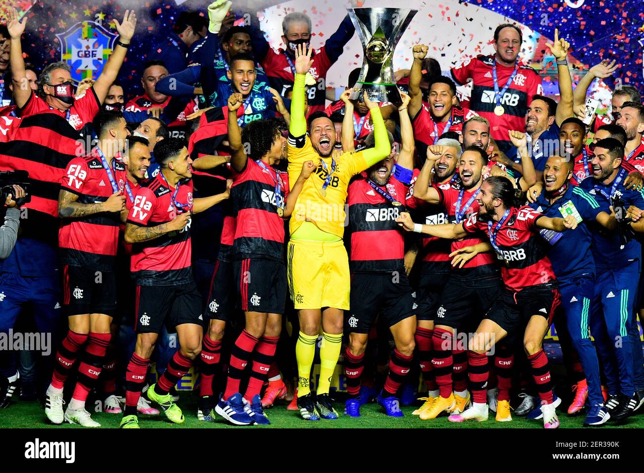 Flamengo and Internacional gear up for a big finish in Brasileirão title  race, Soccer