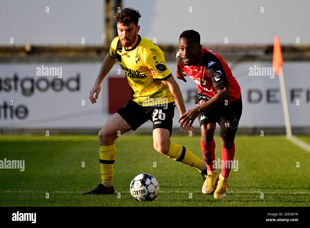 Lierse's Brent Laes and Seraing's Ablie Jallow fight for the ball during a soccer match between Lierse Kempenzonen and RFC Seraing, Sunday 28 February Stock Photo