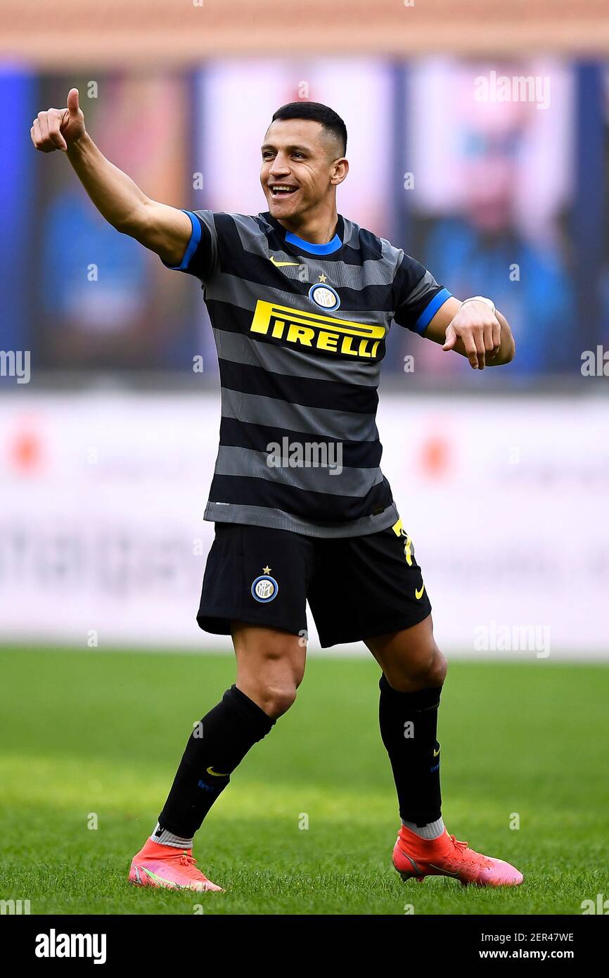 Page 4 Alexis Sanchez Inter High Resolution Stock Photography And Images Alamy